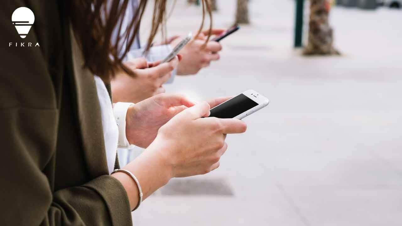 أمور تدل على انك تستخدم الهاتف بشكل مبالغ